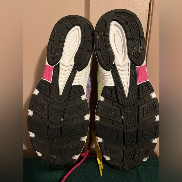 DanSkin  now size 6 sneaker - Picture 10 of 11